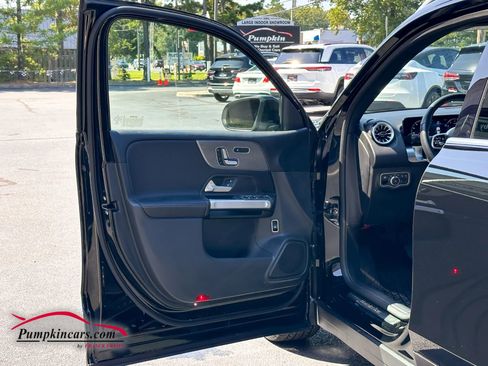 Used 2022 Mercedes-Benz GLB 250 4MATIC image 24