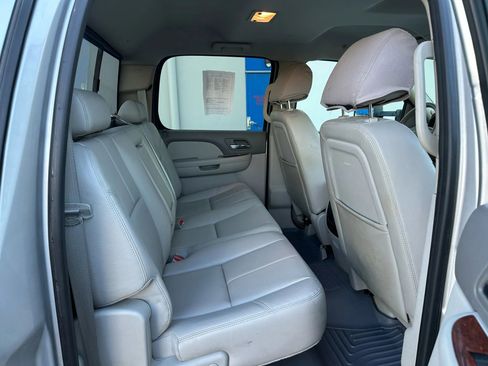 Used 2011 GMC Sierra 2500 SLT w/ SLT Convenience Package image 12