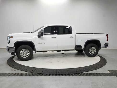Used 2024 Chevrolet Silverado 2500 LTZ AWD/4WD image 4