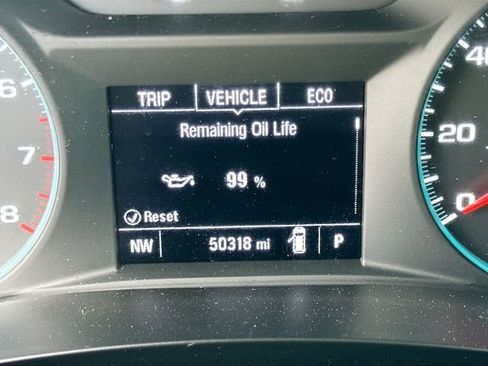 Used 2022 Chevrolet Traverse LS FWD image 12