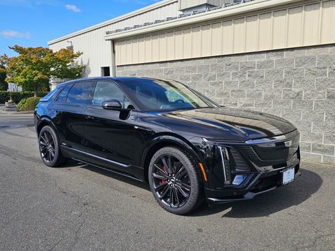 New 2026 Cadillac Lyriq V image 10