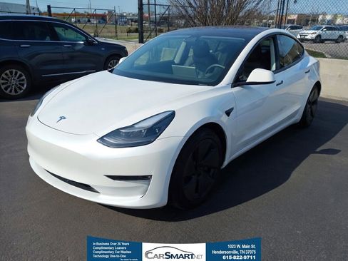 Used 2023 Tesla Model 3 Standard Range image 1