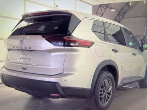 Certified 2024 Nissan Rogue S image 5