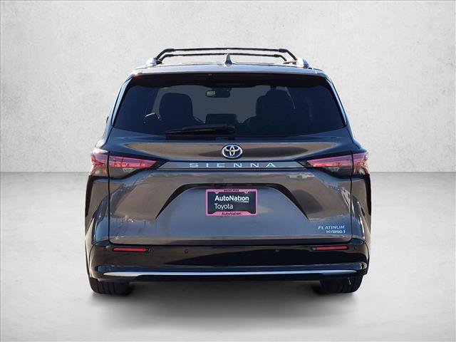 Used 2024 Toyota Sienna Platinum FWD image 7