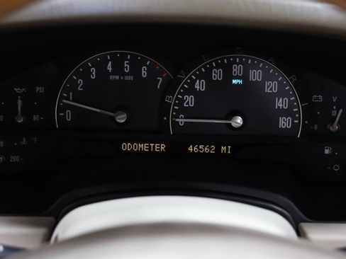 Used 2005 Cadillac XLR RWD image 49