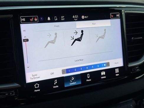 Used 2024 Chrysler Pacifica Touring-L image 42