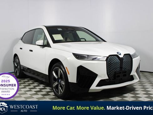 Used 2023 BMW iX xDrive50 w/ Sport Package AWD/4WD image 1