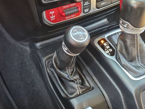Certified 2020 Jeep Gladiator Rubicon AWD/4WD image 26
