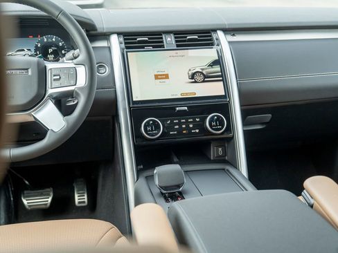 New 2026 Land Rover Discovery Limited Edition image 20