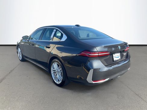 Used 2025 BMW 530i image 6