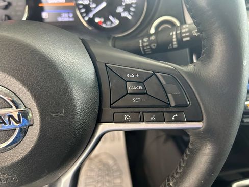 Used 2018 Nissan Rogue SV FWD image 42
