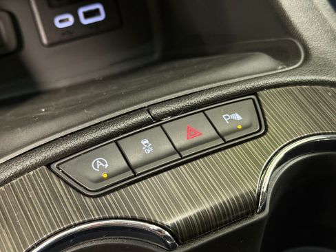 Used 2023 GMC Acadia SLT w/ Elevation Edition AWD/4WD image 21