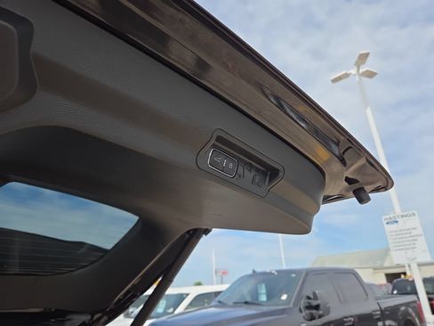 Used 2023 Ford Explorer XLT w/ Equipment Group 202A AWD/4WD image 10