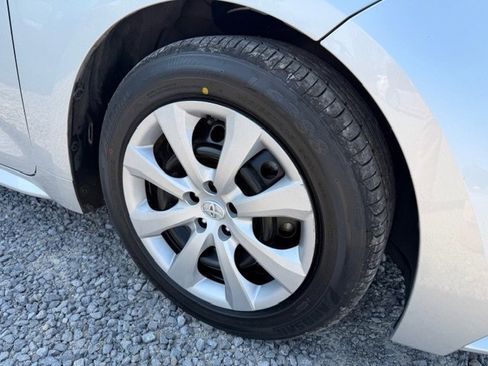 Used 2021 Toyota Corolla LE FWD image 13