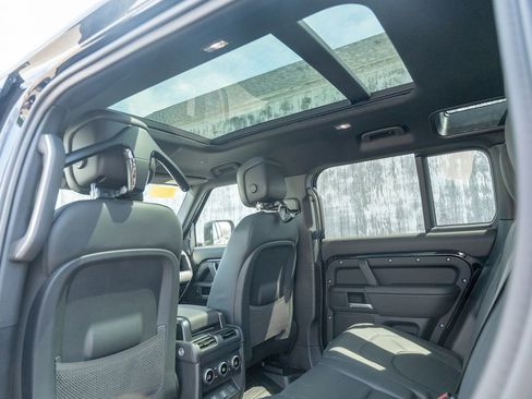 New 2026 Land Rover Defender 110 X-Dynamic SE AWD/4WD image 21