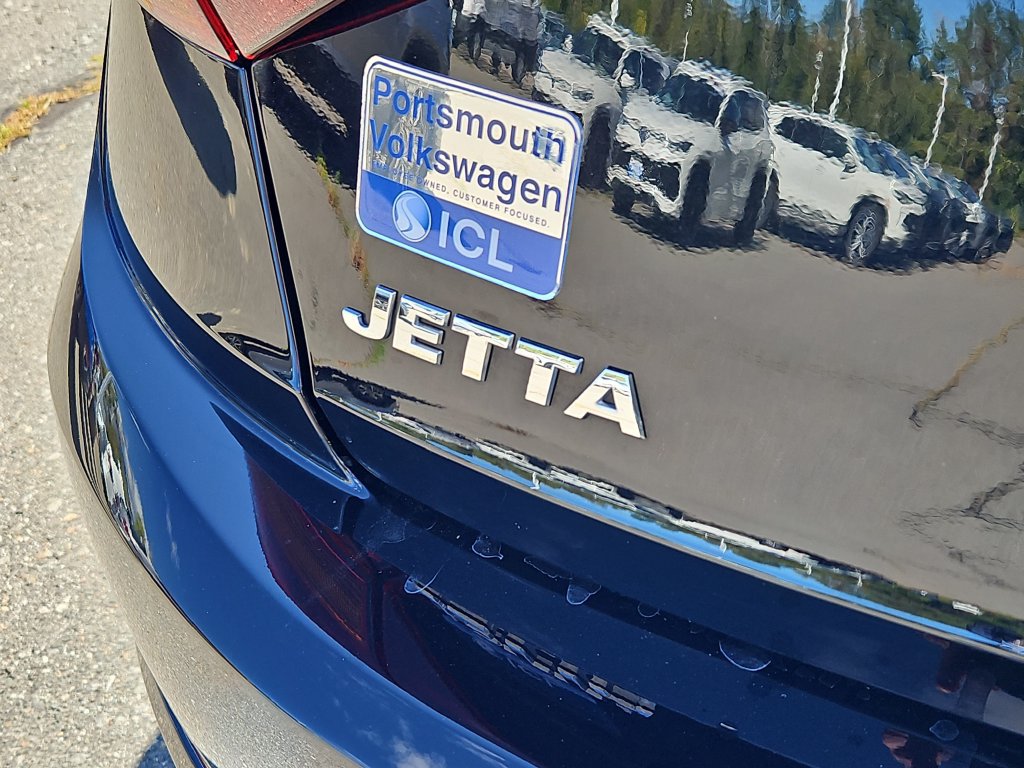Used 2019 Volkswagen Jetta SE w/ Cold Weather Package FWD image 12