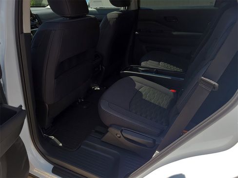 New 2025 Nissan Pathfinder SV w/ SV Premium Package image 8