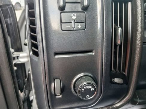 Used 2018 Chevrolet Silverado 1500 Custom w/ Custom Value Package AWD/4WD image 13