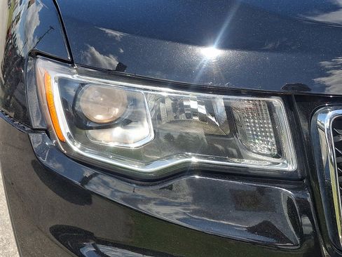 Used 2017 Jeep Grand Cherokee Limited AWD/4WD image 9