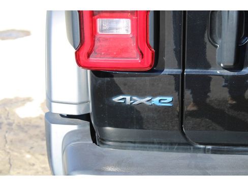 Used 2024 Jeep Wrangler Unlimited Rubicon 4xe w/ Technology Group AWD/4WD image 6