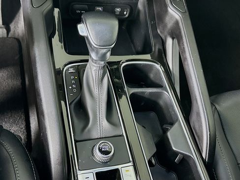 Used 2025 Kia Telluride S FWD image 25