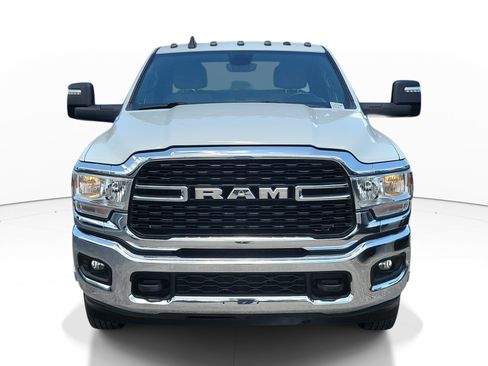 Used 2024 RAM 3500 Big Horn AWD/4WD image 2