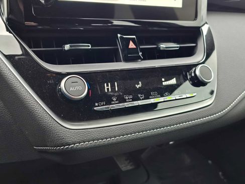 Used 2025 Toyota Corolla SE image 26