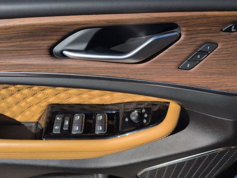 Certified 2024 Jeep Grand Cherokee Summit image 13