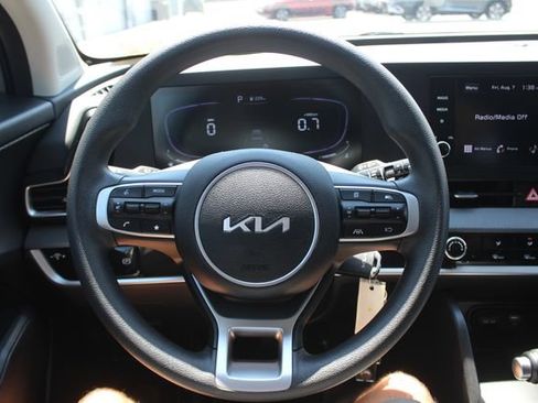 Used 2024 Kia Sportage LX AWD/4WD image 13