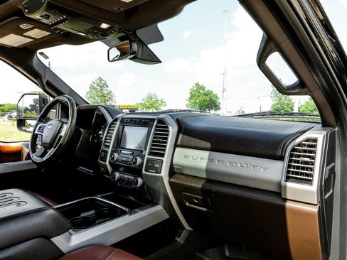 Used 2019 Ford F250 King Ranch w/ King Ranch Ultimate Package AWD/4WD image 11