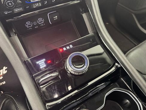 Used 2023 Jeep Grand Cherokee L Limited w/ Luxury Tech Group II image 21