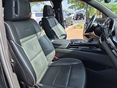 Used 2024 Cadillac Escalade Sport w/ LPO, ONYX Package AWD/4WD image 41