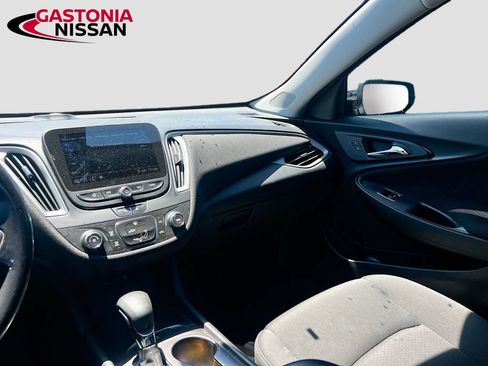 Used 2022 Chevrolet Malibu LS FWD image 29