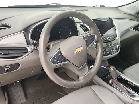 Used 2019 Chevrolet Malibu Premier w/ Sun and Wheel Package FWD image 13