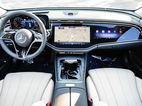 New 2026 Mercedes-Benz E 450 4MATIC Sedan image 10