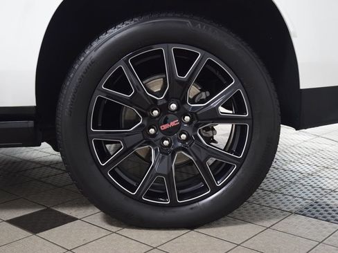 Used 2024 GMC Yukon XL Denali AWD/4WD image 29
