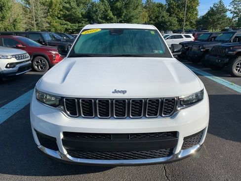 Certified 2022 Jeep Grand Cherokee L Laredo w/ Luxury Tech Group I AWD/4WD image 8