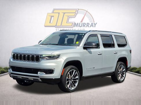 Used 2023 Jeep Wagoneer Series III w/ Premium Group I AWD/4WD image 2