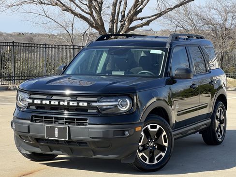 Used 2022 Ford Bronco Sport Outer Banks w/ Tech Package image 2
