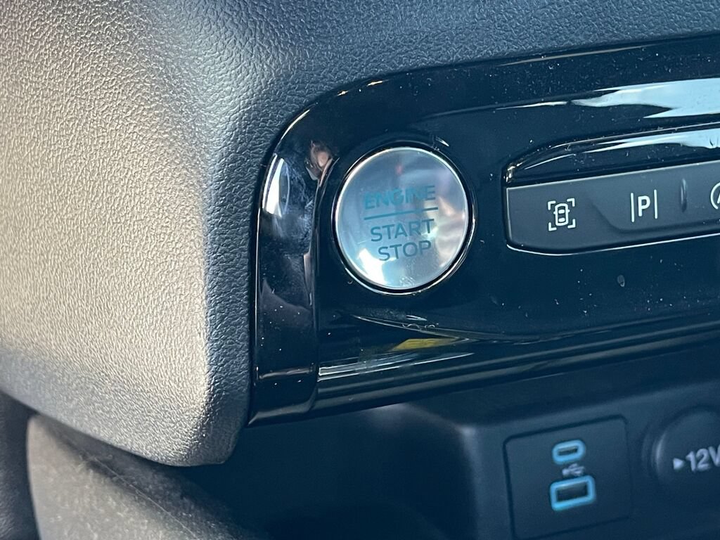 Used 2023 Ford Escape ST-Line Elite w/ Premium Technology Package AWD/4WD image 15
