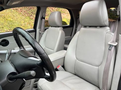 Used 2009 Chevrolet Equinox LT w/ LT Preferred Equipment Group image 9