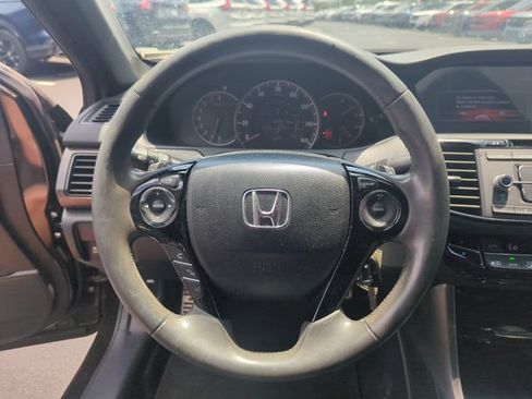 Used 2017 Honda Accord Sport image 11