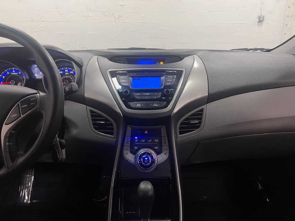 Used 2013 Hyundai Elantra GLS w/ Preferred Pkg FWD image 18