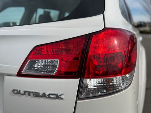 Used 2013 Subaru Outback 2.5i image 35