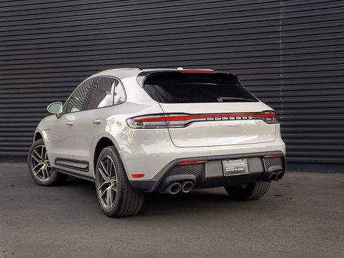 Certified 2025 Porsche Macan image 3