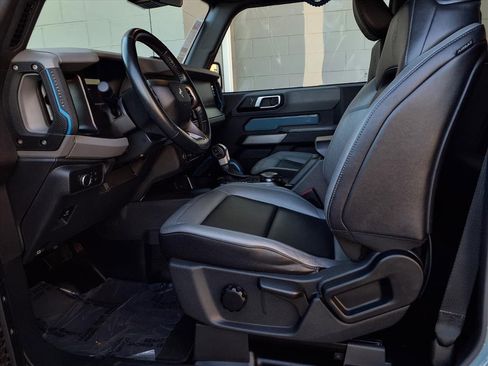 Used 2022 Ford Bronco Black Diamond image 16