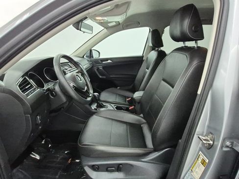 Used 2021 Volkswagen Tiguan SE AWD/4WD image 16