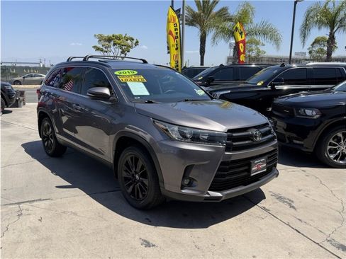 Used 2019 Toyota Highlander SE FWD image 53