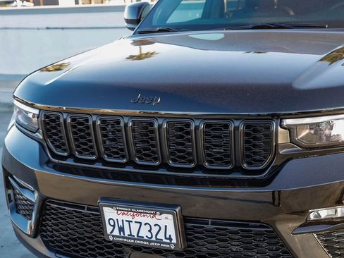 Used 2025 Jeep Grand Cherokee Limited AWD/4WD image 6