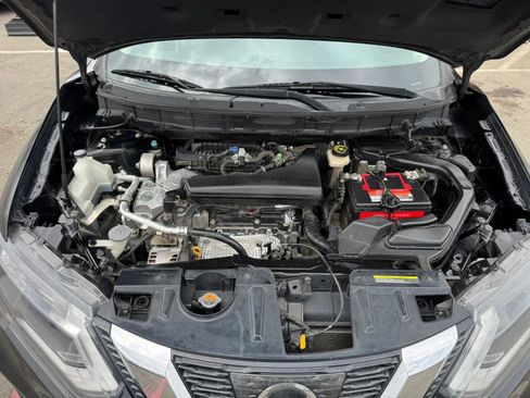 Used 2017 Nissan Rogue SV FWD image 17